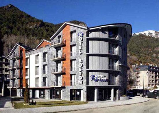 Hotel Mu La Cortinada Exterior photo